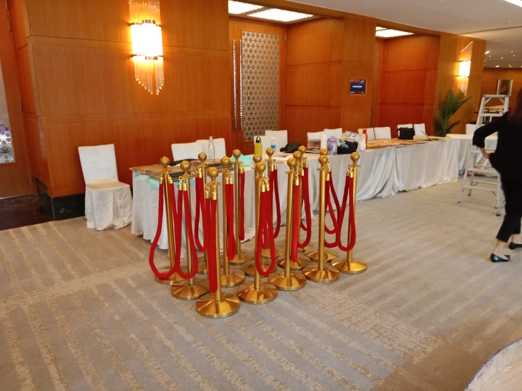 Gold Queue Stand with Rope