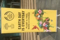 The Body Shop , Earth Day @the Curve